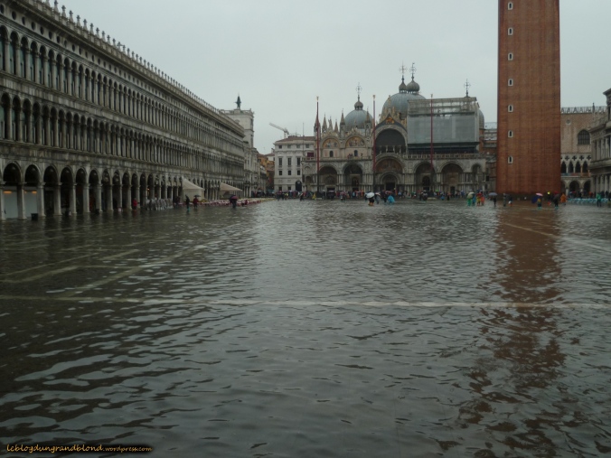 la piazza sous l'eau